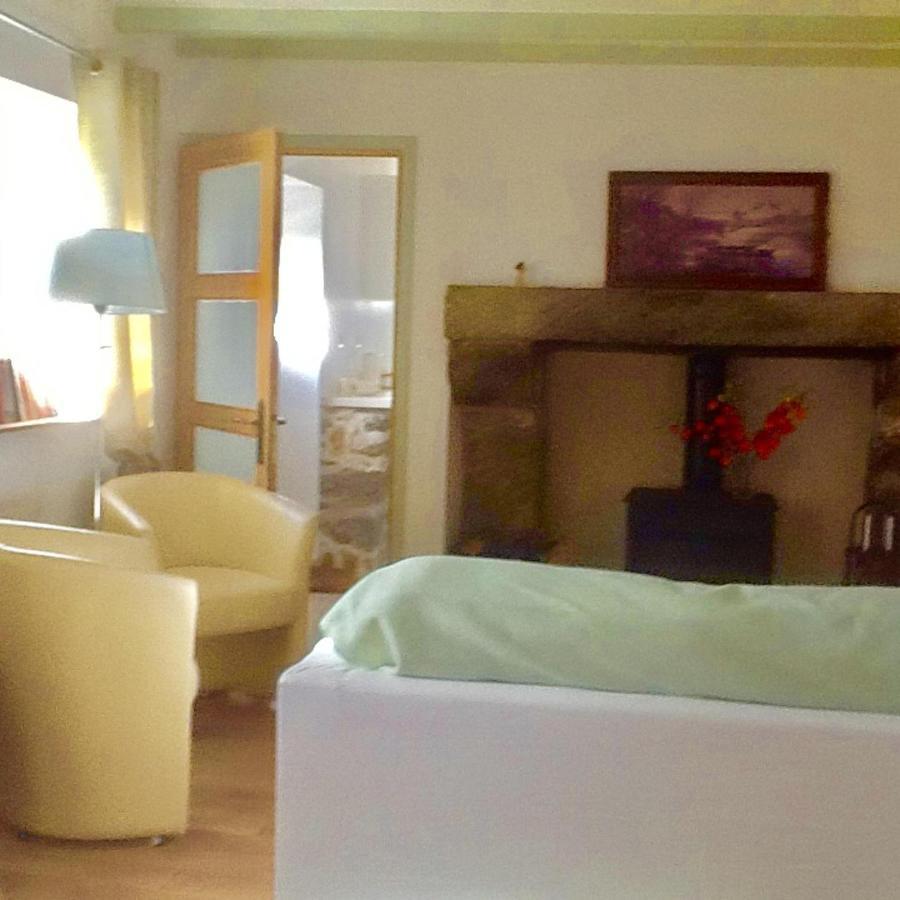 Captivating 2-Bed House With Log Burner In Kerien ภายนอก รูปภาพ