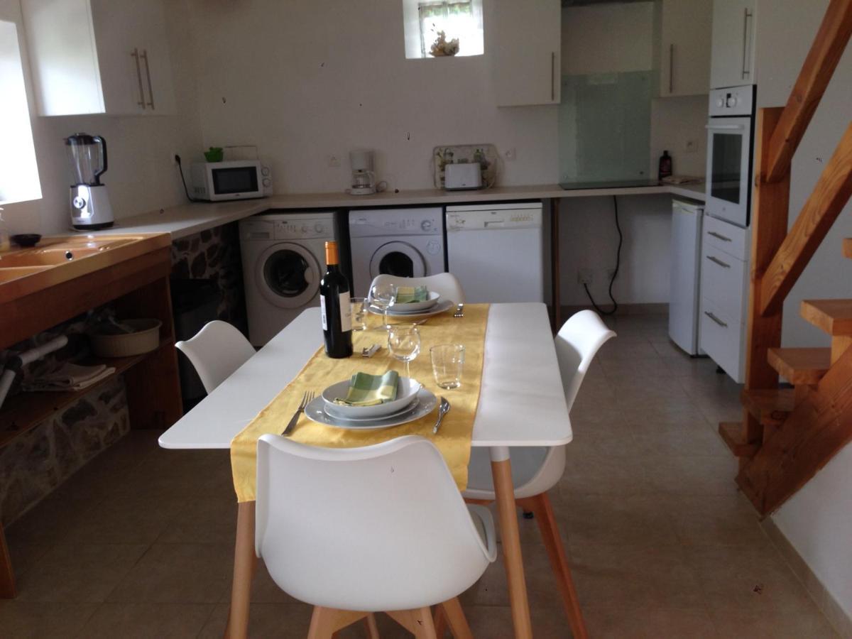 Captivating 2-Bed House With Log Burner In Kerien ภายนอก รูปภาพ