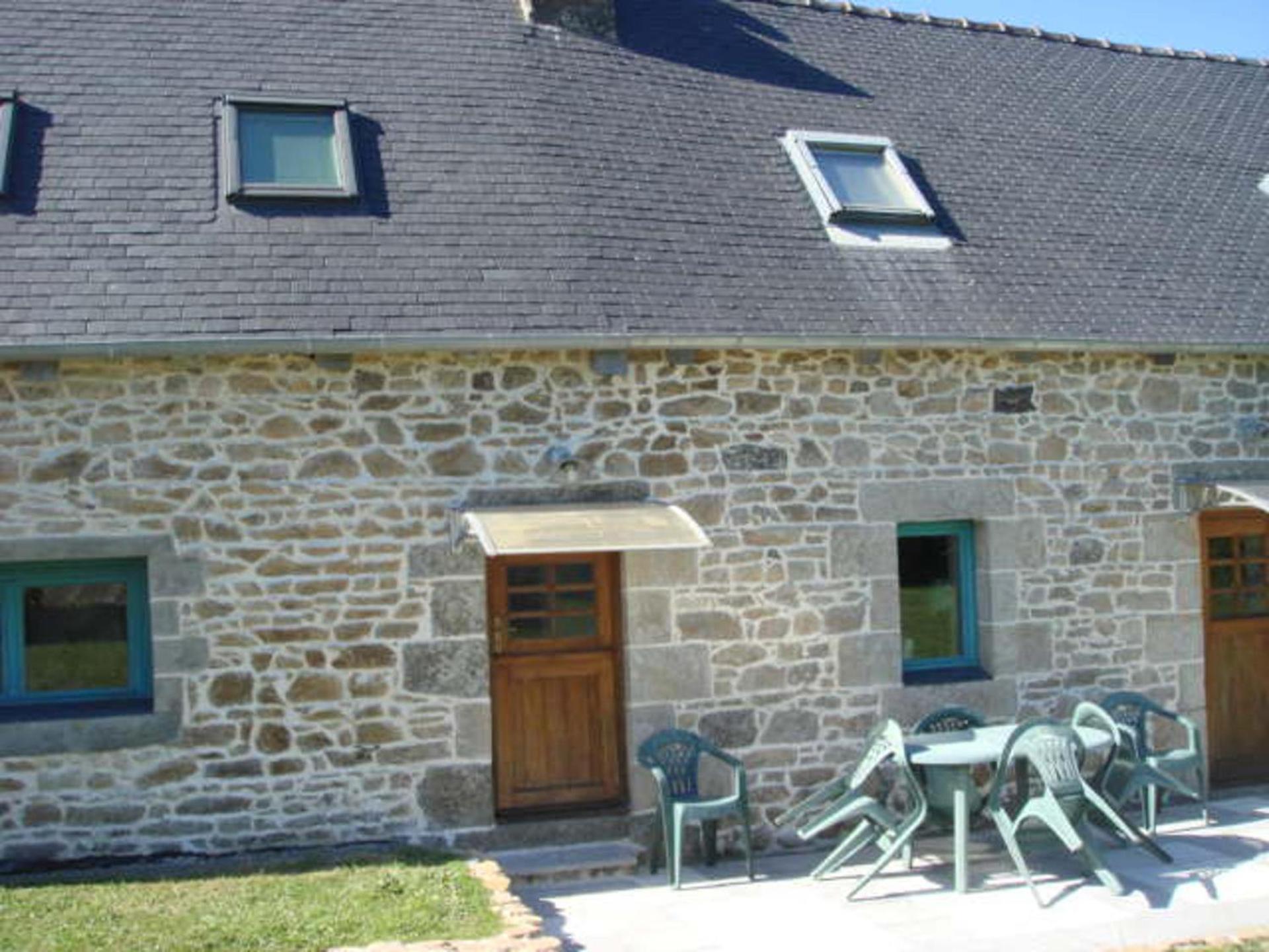 Captivating 2-Bed House With Log Burner In Kerien ภายนอก รูปภาพ